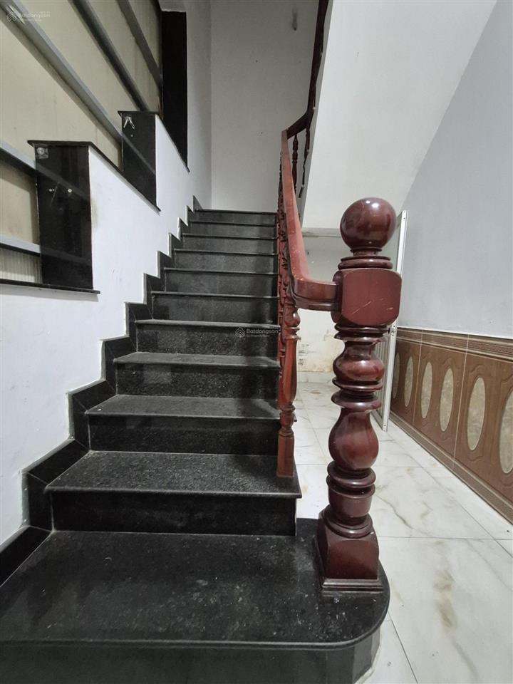 Nhà 60m² 3 lầu 4 phòng ngủ, hẻm 5m đường tây thạnh, quận tân phú.