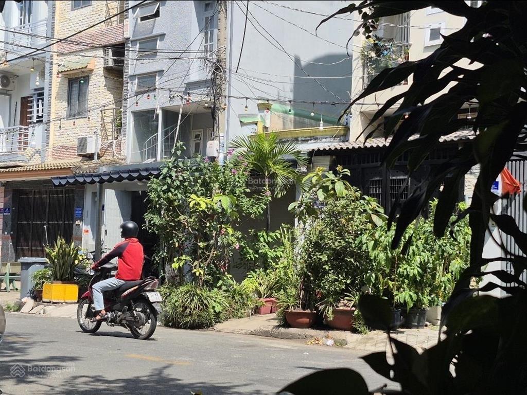 Bán nhà 4 x 14m, giá 6,7 tỷ, khu dân cư tây thạnh