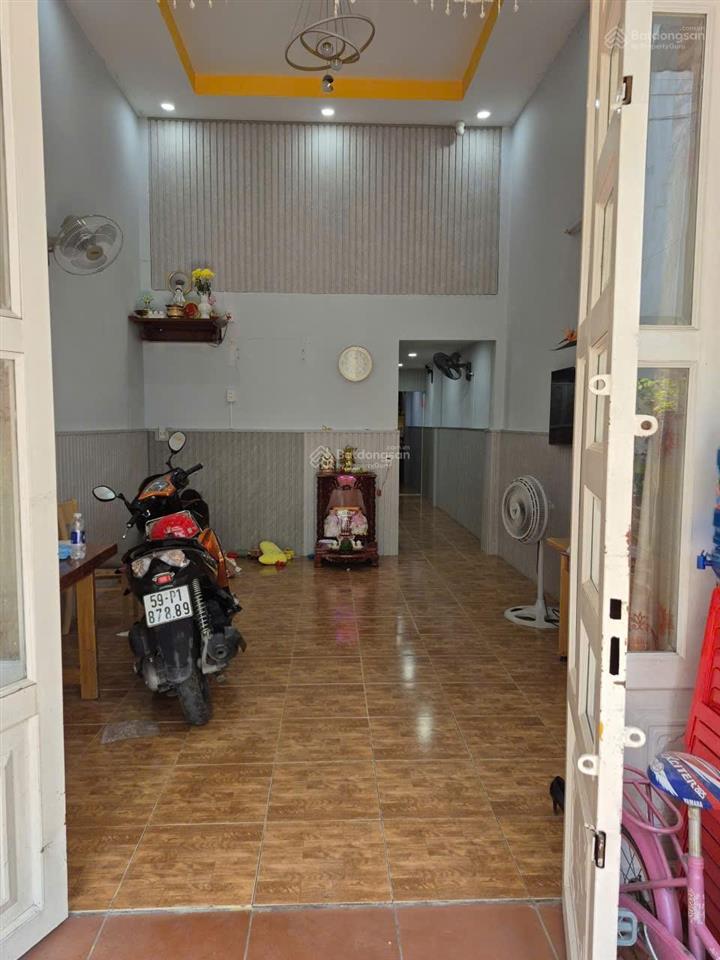 Bán nhà 70m2 gác lửng 2 phòng ngủ ngay cổng trường đại học công thương