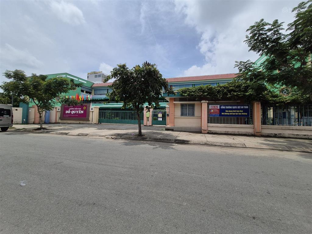Bán nhà 4x15m 1 lầu  sát bên trường nguyễn trãi  phường bình hưng hòa.