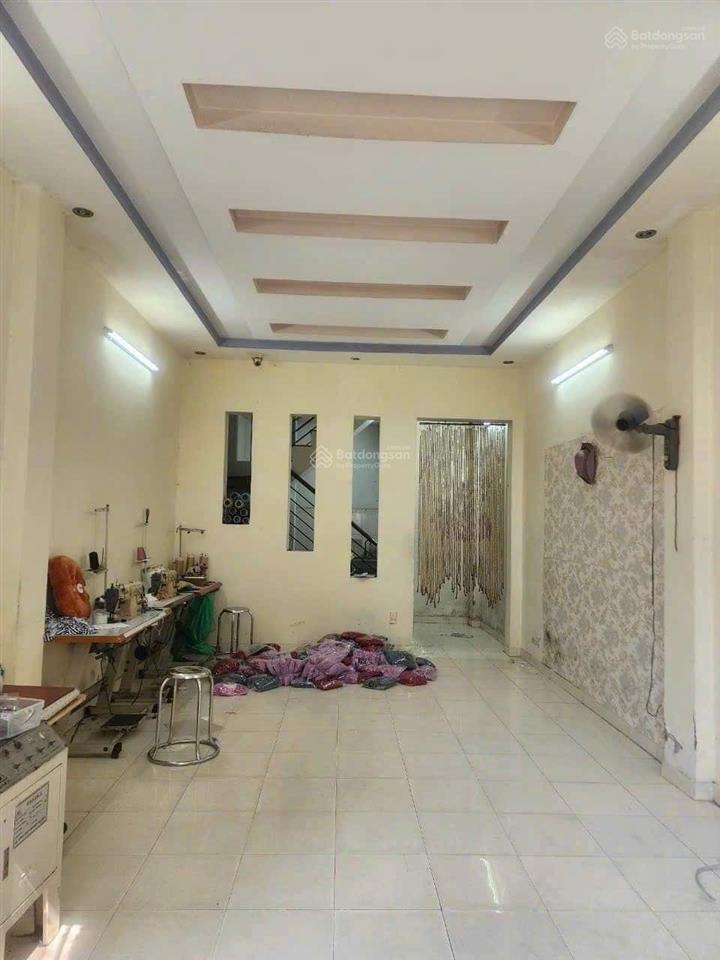 Bán nhà 4x15m 1 lầu  sát bên trường nguyễn trãi  phường bình hưng hòa.