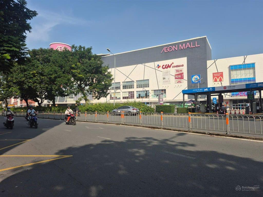 Bán lô đất 68m2 hẻm 2 ô tô tránh sát bên aeon mall tân phú.