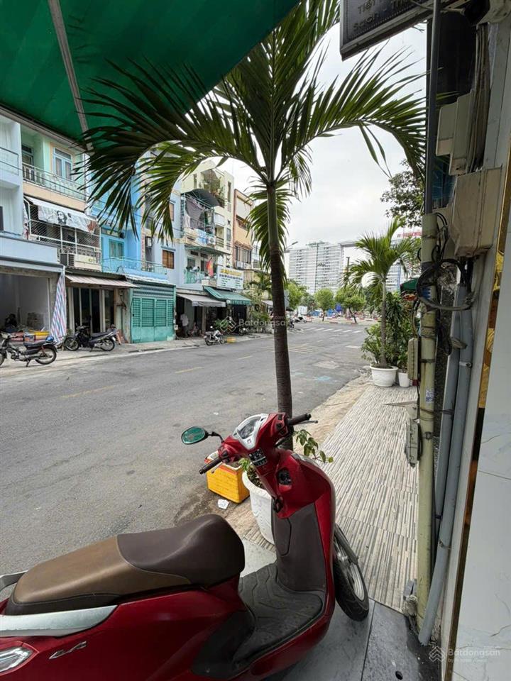 Bán nhà mặt tiền quận 5  trệt, 2 lầu st  nhà mới xây giá chỉ 11.5 tỷ