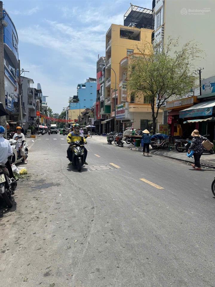 Bán gấp nhà mặt tiền đường cô giang, quận 1  giá 13 tỷ thương lượng