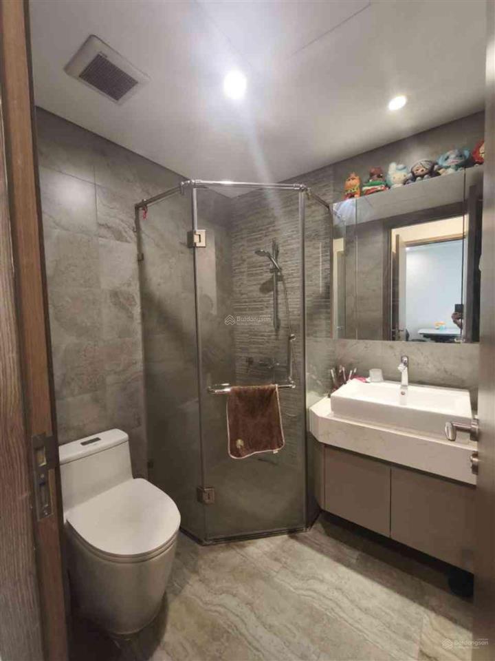 Căn 2 ngủ, full đồ giá tốt gần trường quốc tế