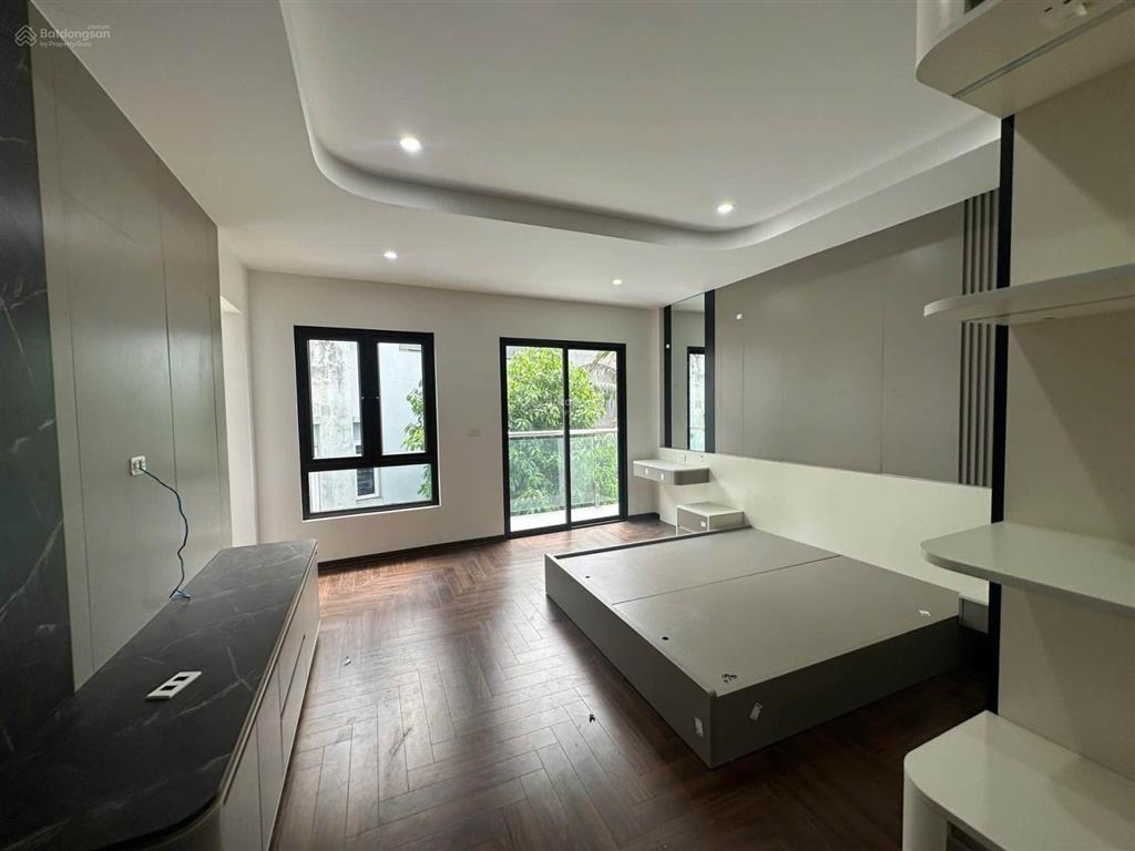 Nhà mới  full nội thất  gara ô tô  thang máy  kinh doanh