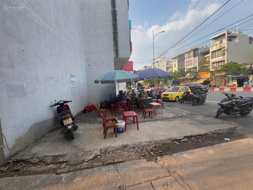 Bán đất mặt đường hồ sen vị trí đẹp