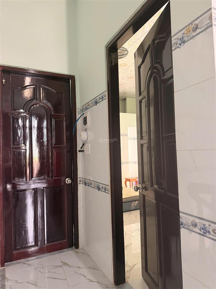 Mặt tiền nguyễn văn tuôi 20m  139,6m² (2 sổ) nở hậu 10m  có nhà 1 trệt 1 lầu  giá 6,5 tỷ, sổ sẵn