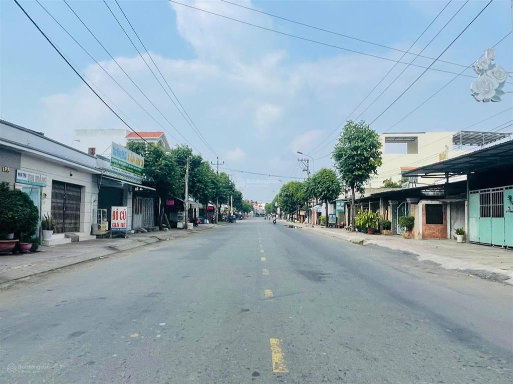 Mặt tiền nguyễn văn tuôi 20m  139,6m² (2 sổ) nở hậu 10m  có nhà 1 trệt 1 lầu  giá 6,5 tỷ, sổ sẵn