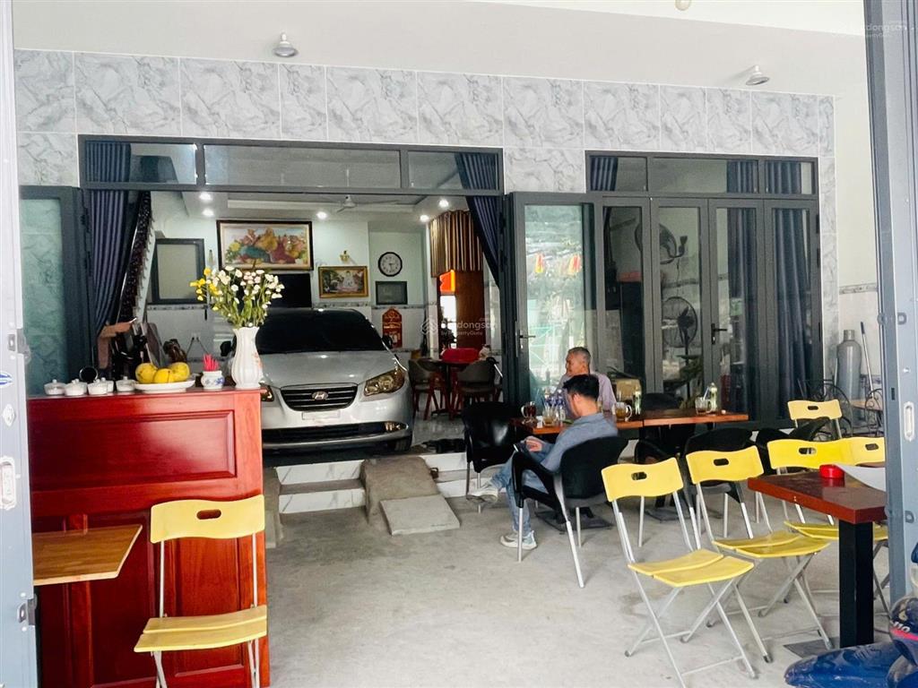 Mặt tiền nguyễn văn tuôi 20m  139,6m² (2 sổ) nở hậu 10m  có nhà 1 trệt 1 lầu  giá 6,5 tỷ, sổ sẵn