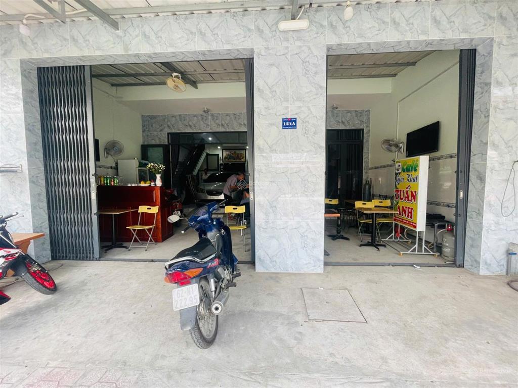 Mặt tiền nguyễn văn tuôi 20m  139,6m² (2 sổ) nở hậu 10m  có nhà 1 trệt 1 lầu  giá 6,5 tỷ, sổ sẵn
