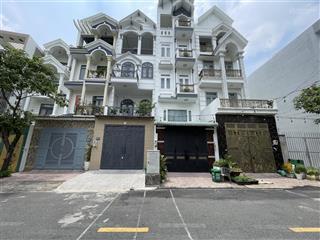 Giảm 3 tỷ trước tết khu vip nguyễn ảnh thủ, 9,7 tỷ, 135m2, 6pn tháng máy sân đậu ô tô, đường 12m