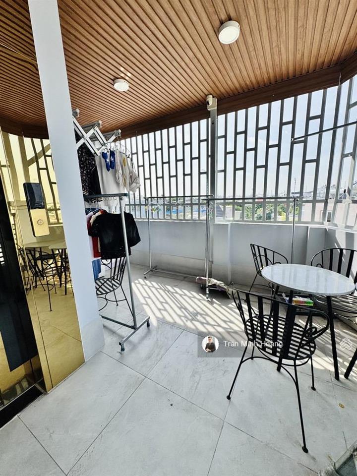 Nhà lô góc mặt tiền tân chánh hiệp q12 5 tầng có thang máy 6pn full nội thất cao cấp