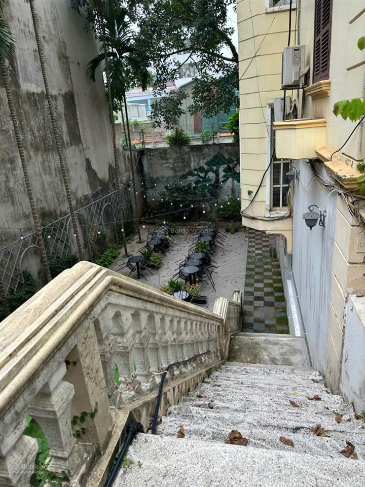 Bán nhà vị trí đắc địa mặt đường xuân diệu, phường quảng an, hà nội