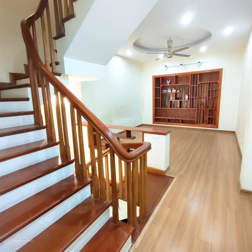 Bán nhà đẹp ngõ 57 mễ trì hạ full nội thất cao cấp