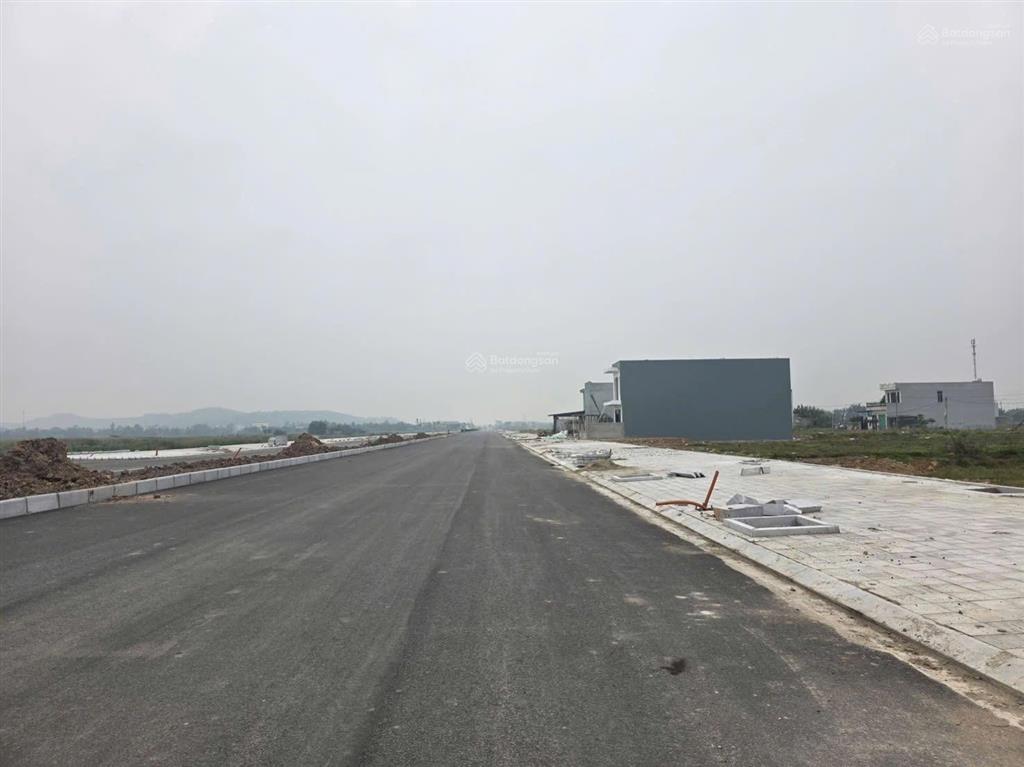 Gia đình cần bán lô đất nền lk tái định cư cạnh đại đô thị sungroup