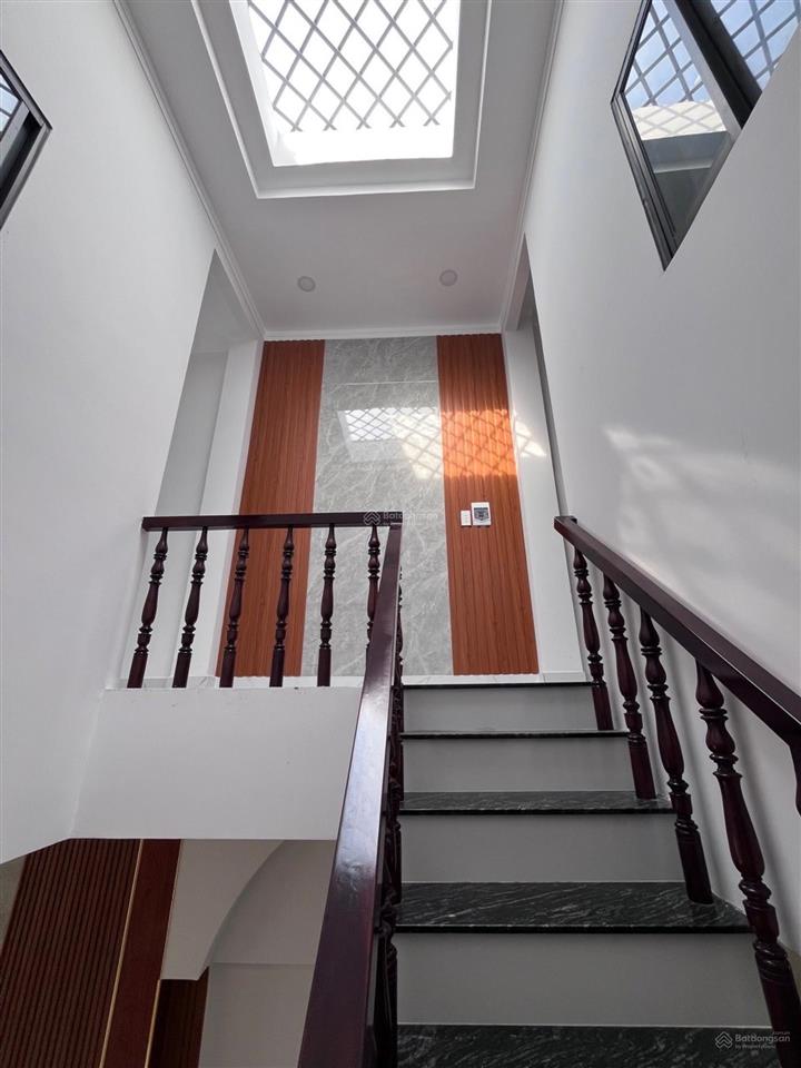 Bán nhà dĩ an sát làng đại học  2 tầng, ở ngay, không gian sống lý tưởng cho gia đình chỉ 4 tỷ