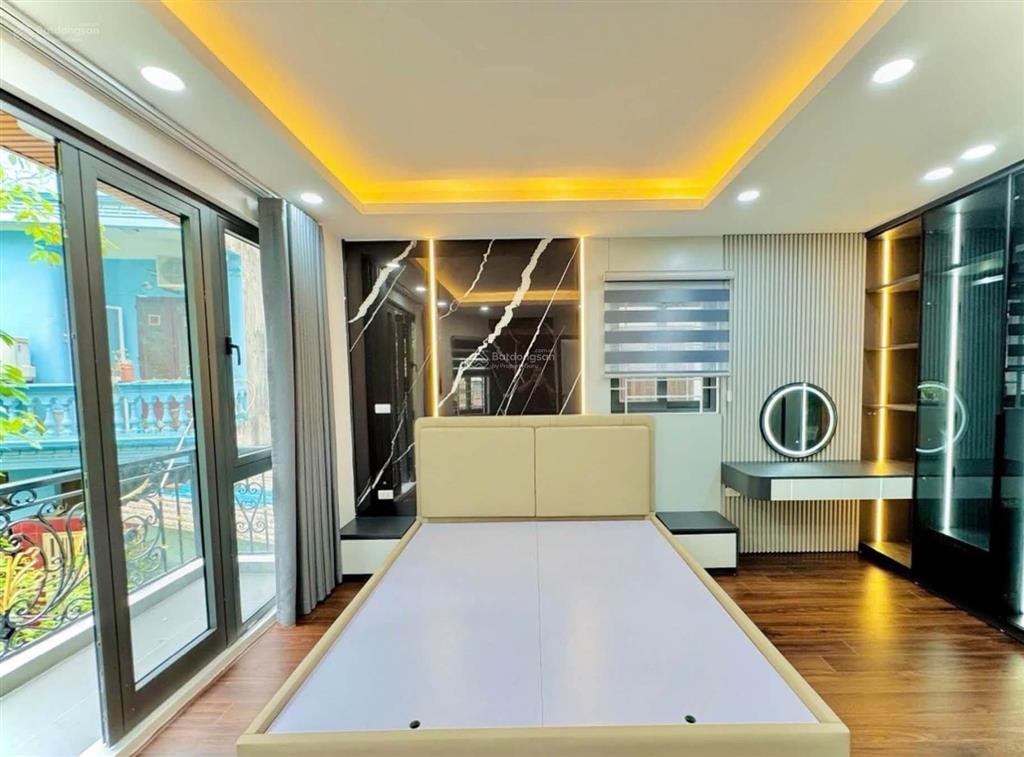Trung tâm hành chính dĩ an  6 tỷ 4 tầng hoàn công  84m2 4x21m  hẻm thông ô tô rộng rãi