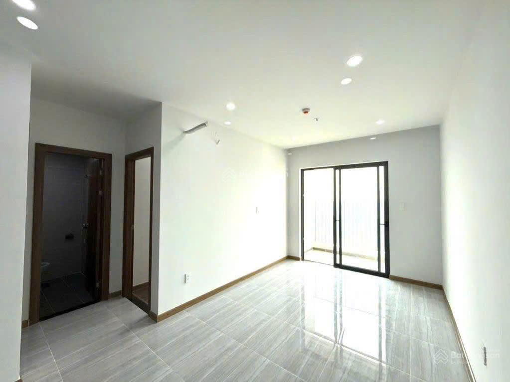 Bán gấp tầng đẹp 2pn2wc bcons topazbcons city 7 tầng tttm giá 2tỷ37. 0836 336 *** (quảng bcons)