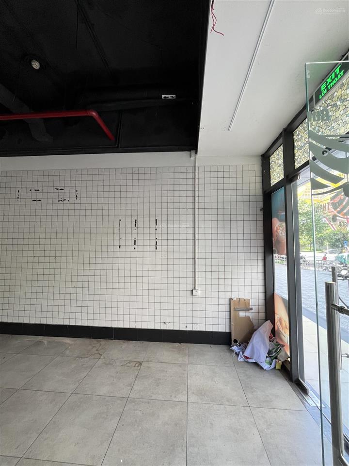 Bán một căn shophouse ngay đại lộ anh đào giá 16ty6 ngay tại kđt vhgp