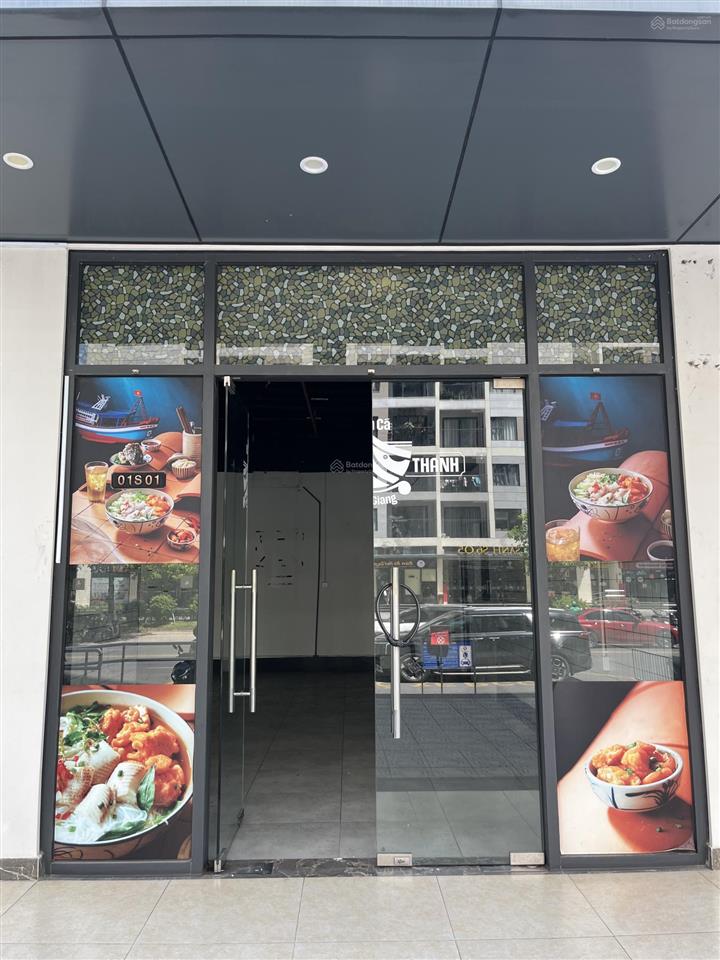 Bán một căn shophouse ngay đại lộ anh đào giá 16ty6 ngay tại kđt vhgp