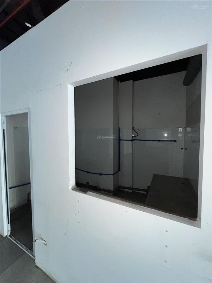 Bán một căn shophouse ngay đại lộ anh đào giá 16ty6 ngay tại kđt vhgp