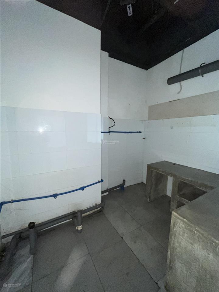 Bán một căn shophouse ngay đại lộ anh đào giá 16ty6 ngay tại kđt vhgp