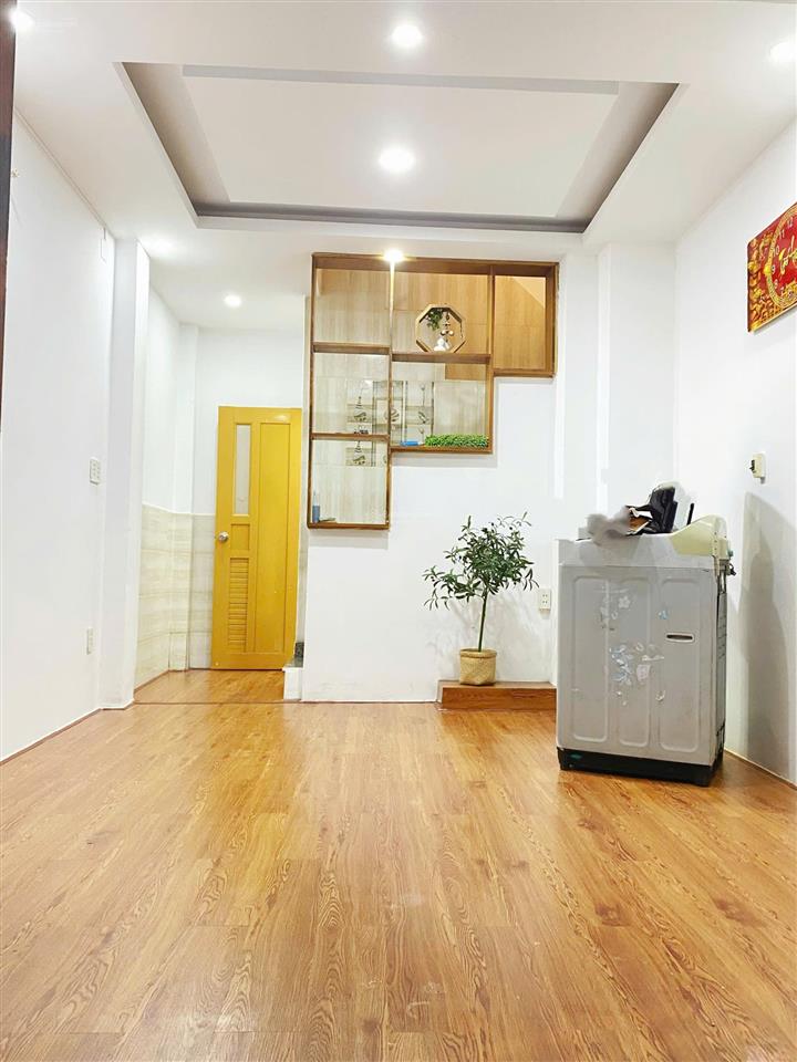 Chính chủ bán nhà 4 lầu  phường bình thạnh