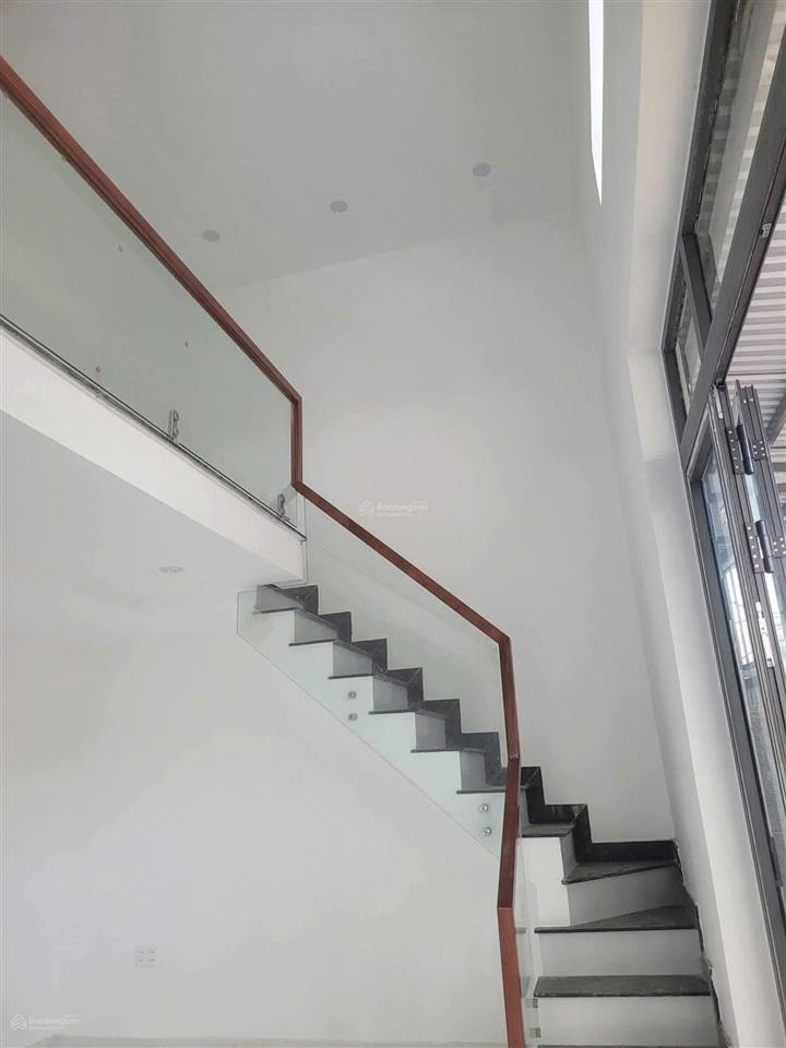 Chào bán căn nhà kiệt ô tô phạm như xương (nhà ba lá hồ sơ vi bằng có điện nước riêng)