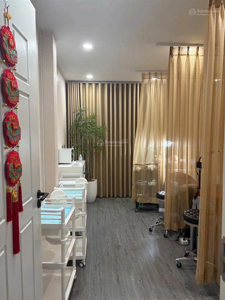 Cho thuê nhà 239 trần hưng đạo, quận 1  dt 4x20m, 5tầng, giá thương lượng chính chủ