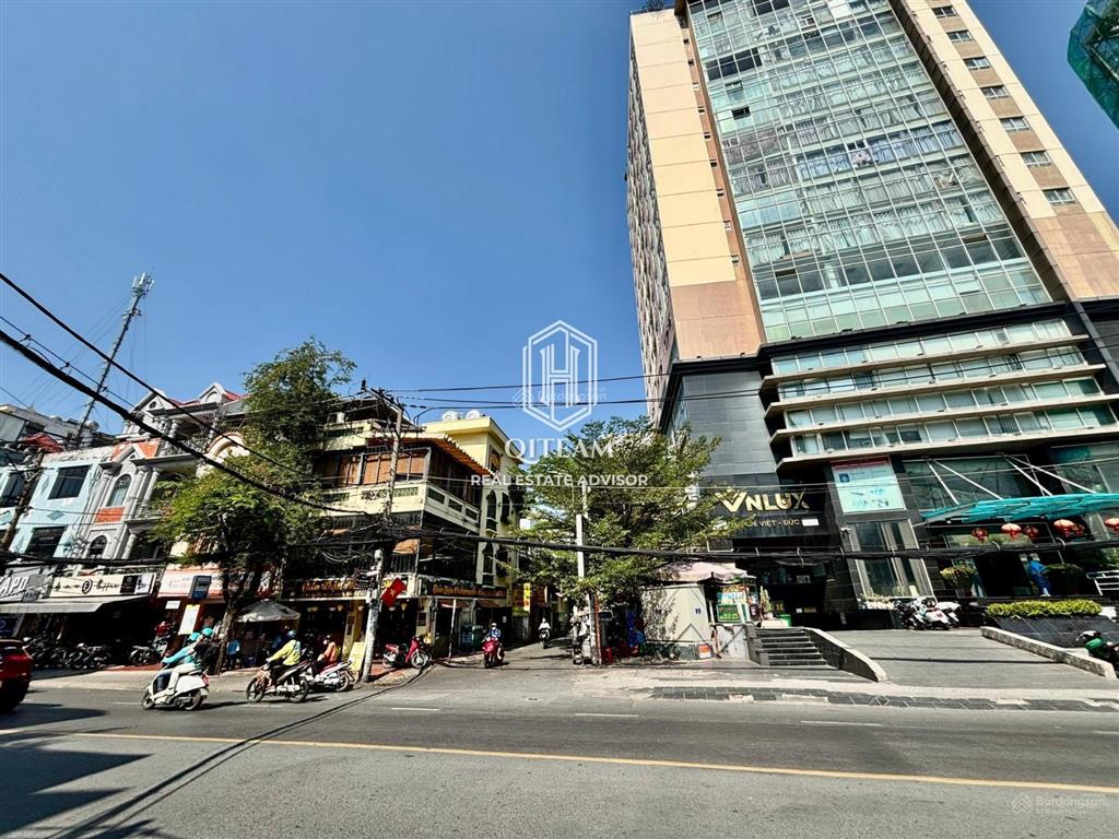 Vip!!! cho thuê nhà góc 2 mặt tiền 213 nguyễn gia trí, bình thạnh  dt 8x15, giá thương lượng