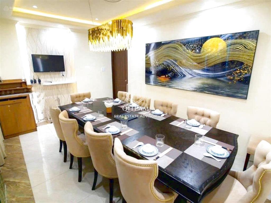 Giá rẻ  cho thuê nhà 4 hồ xuân hương, quận 3  dt 5.5x20m, 3tầng chính chủ