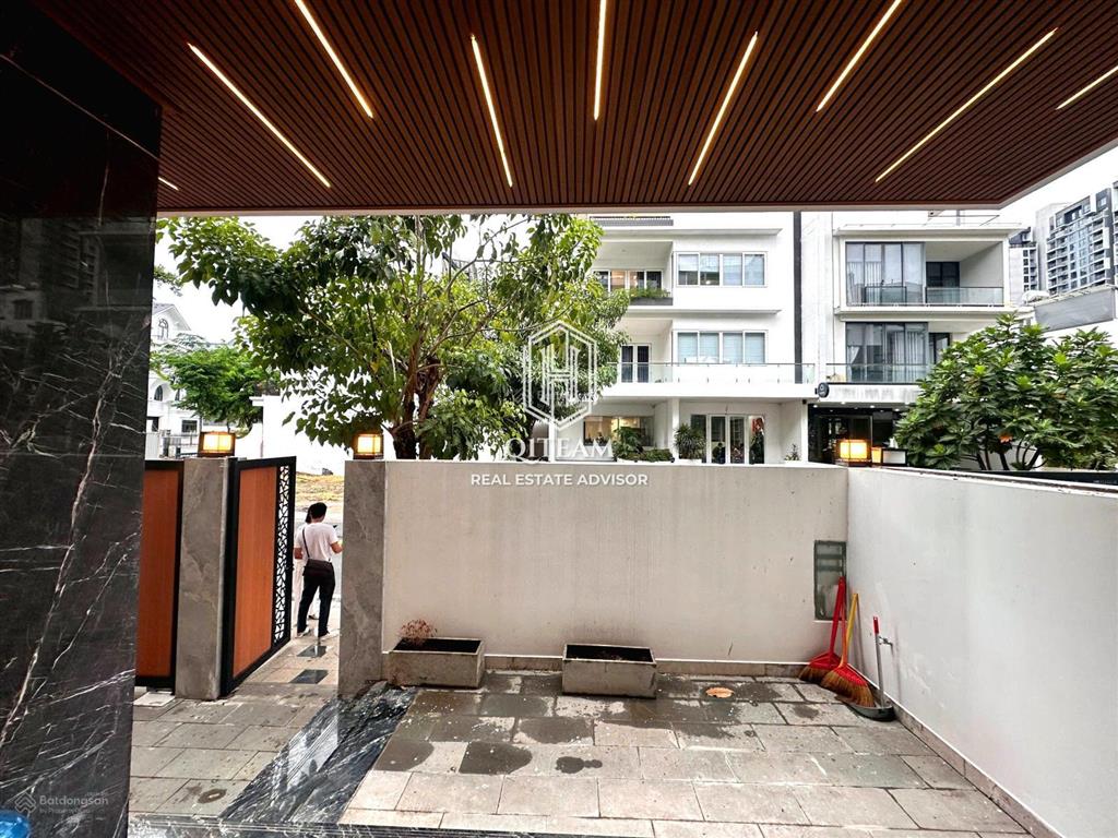 Giá rẻ 7x  cho thuê nhà khu đảo kim cương, quận 2  dtsd 600m2, hầm 4tầng