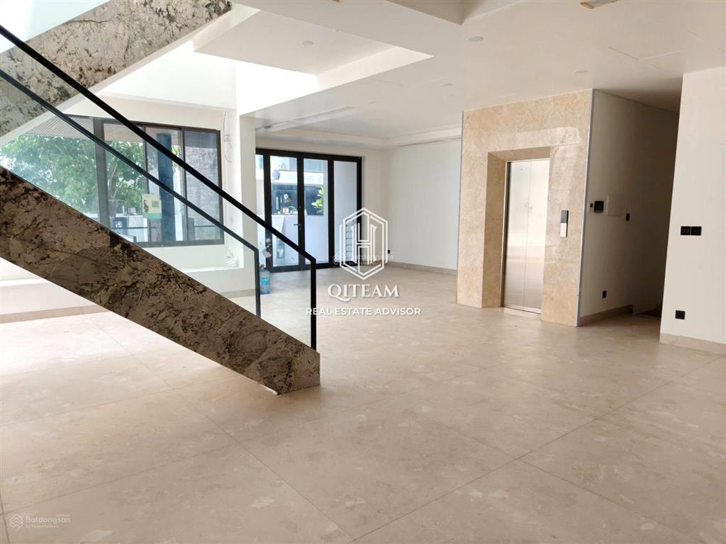 Giá rẻ 7x  cho thuê nhà khu đảo kim cương, quận 2  dtsd 600m2, hầm 4tầng