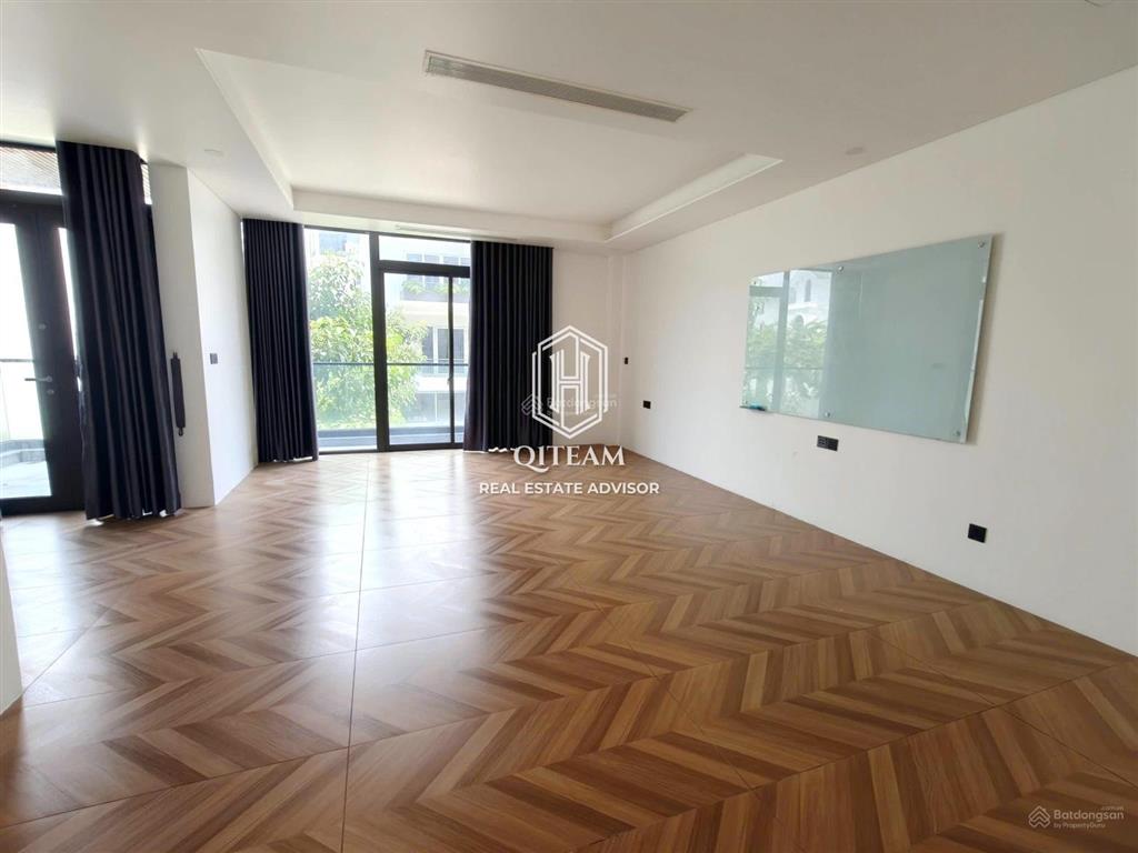 Giá rẻ 7x  cho thuê nhà khu đảo kim cương, quận 2  dtsd 600m2, hầm 4tầng