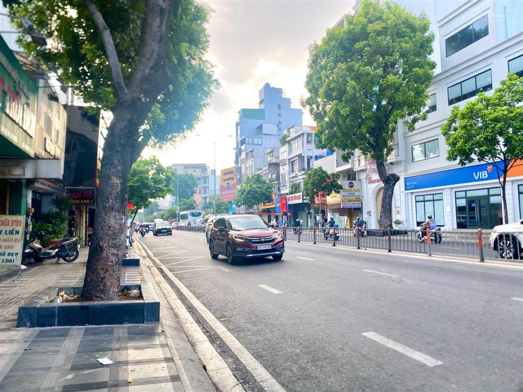 Giá rẻ 8x  cho thuê nhà mặt tiền ba tháng hai, quận 10  dt 6x20m, 3tầng, dt 6x20m