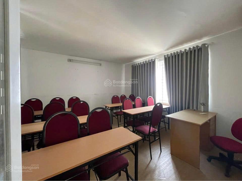 Cải tạo được 25 phòng  cho thuê nhà 7/2 hồ biểu chánh, q. phú nhuận  dt 8x22m,  0901 162 ***