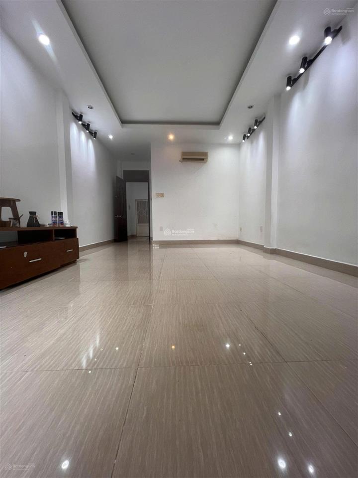 Giá rẻ 31triệu  cho thuê nhà 506 ba tháng hai, q10  dt 4,5x13m, 5 tầng sàn suốt   0901 162 ***