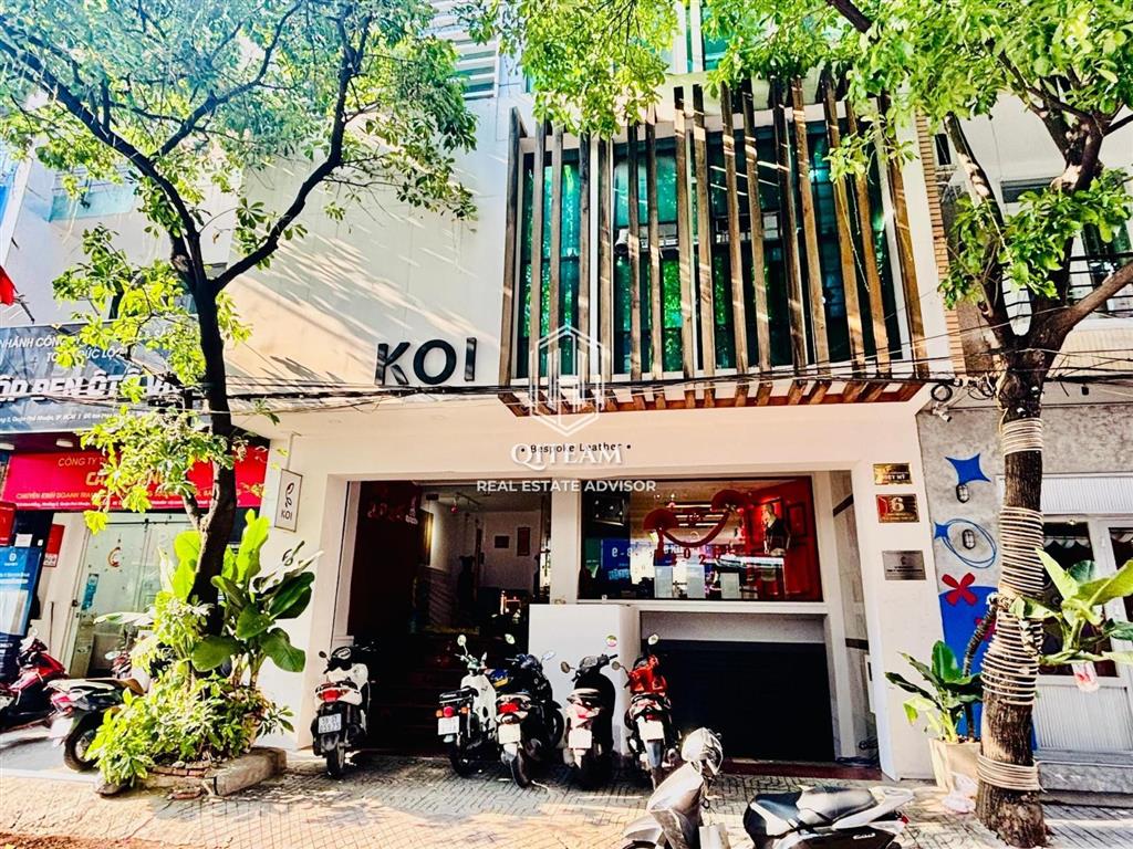 Dt 8x17m  cho thuê nhà mặt tiền 6 hoa hồng, quận phú nhuận  giá rẻ 52triệu
