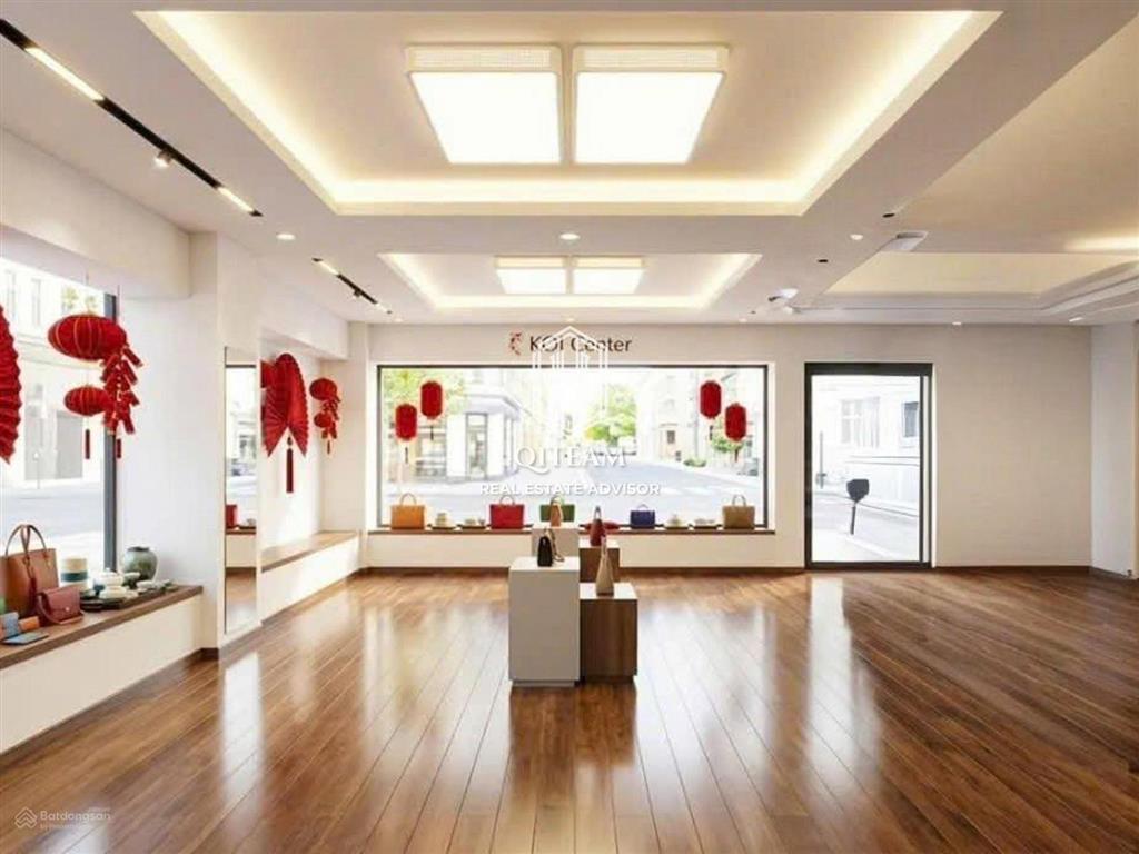 Dt 8x17m  cho thuê nhà mặt tiền 6 hoa hồng, quận phú nhuận  giá rẻ 52triệu