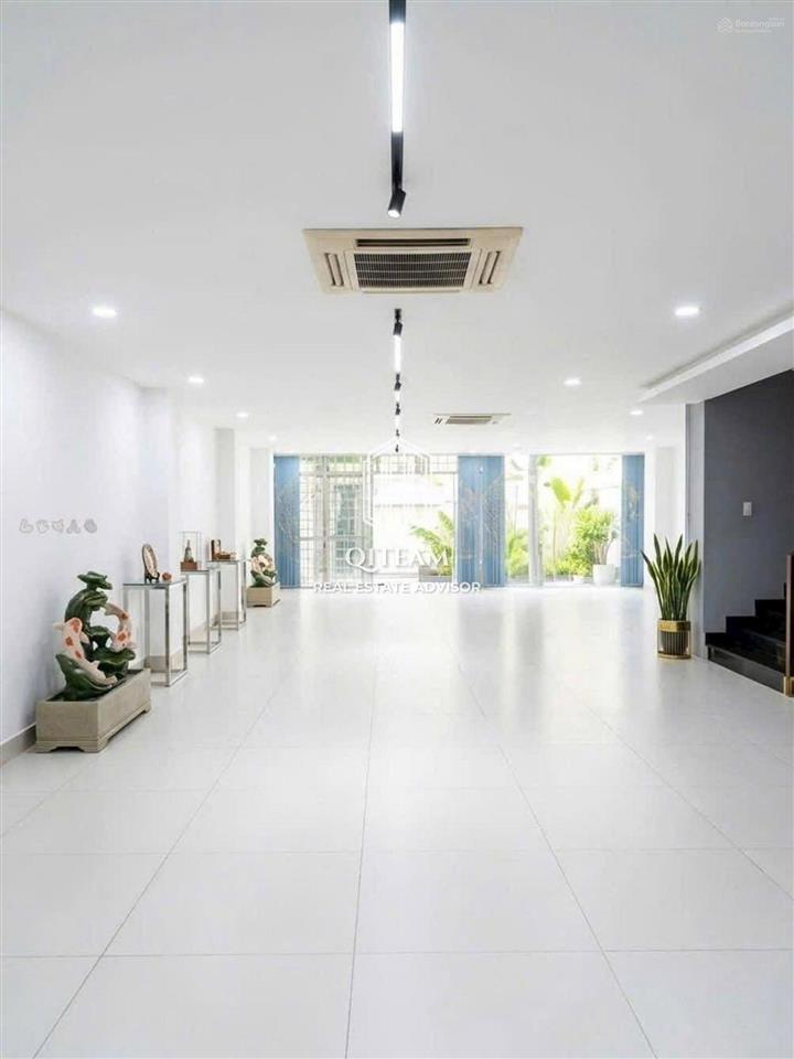 Dt 8x17m  cho thuê nhà mặt tiền 6 hoa hồng, quận phú nhuận  giá rẻ 52triệu