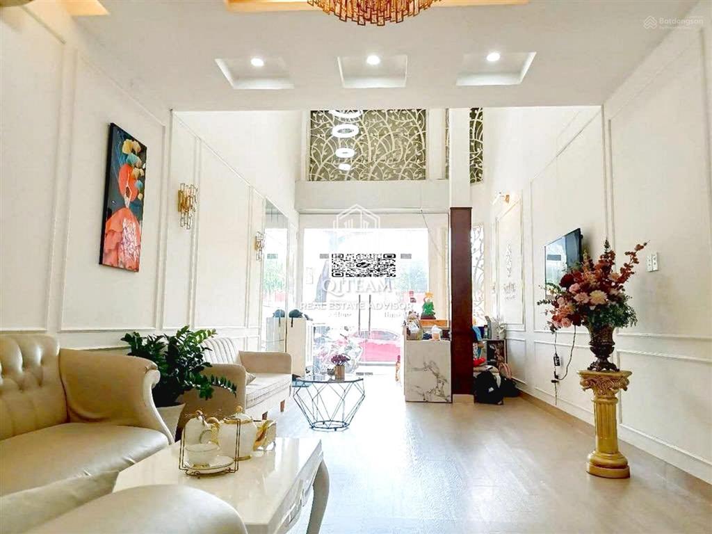 Có thang máy  cho thuê nhà mt thành thái, quận 10  6tầng, giá rẻ 52triệu