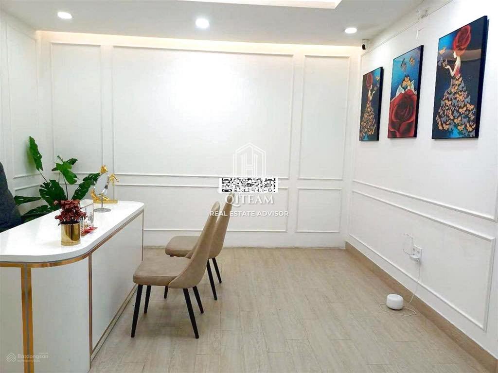 Có thang máy  cho thuê nhà mt thành thái, quận 10  6tầng, giá rẻ 52triệu