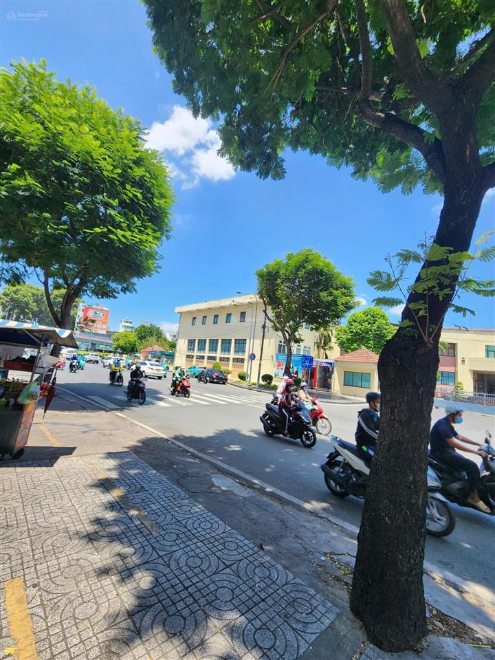 Giá rẻ 52 triệu  cho thuê nhà 34 thành thái, quận 10  7 tầng, có thang máy