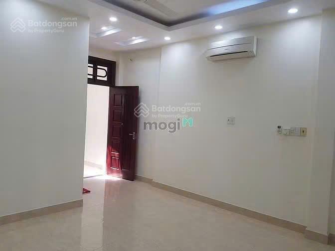 6pn/5wc  cho thuê nhà 451 huỳnh văn bánh, q.phú nhuận  dt 5,3x16m, giá 3x
