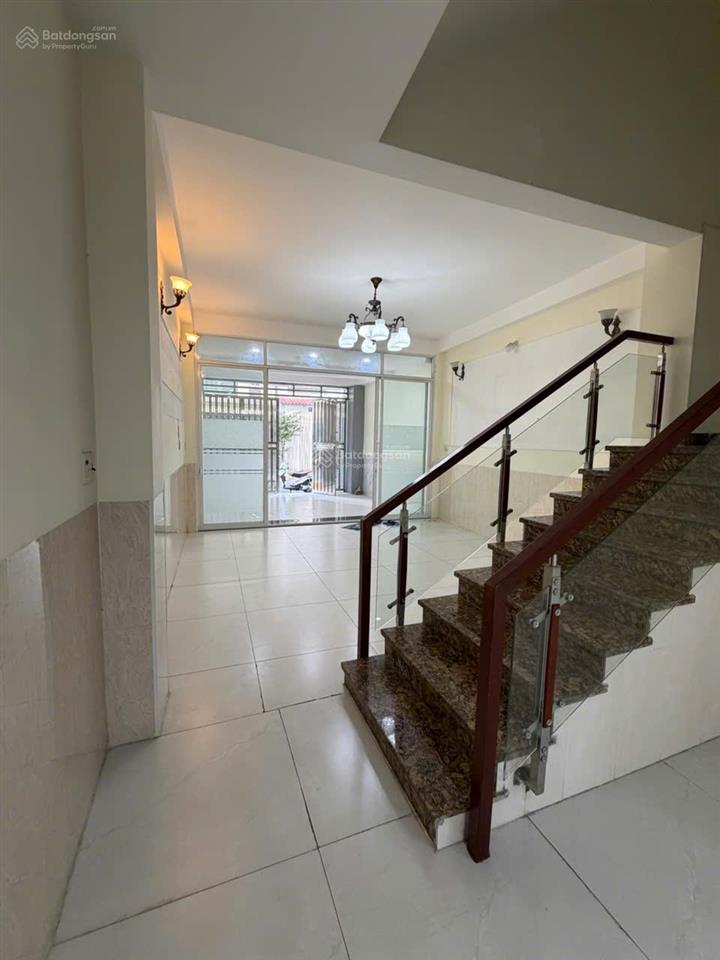 6pn/5wc  cho thuê nhà 451 huỳnh văn bánh, q.phú nhuận  dt 5,3x16m, giá 3x