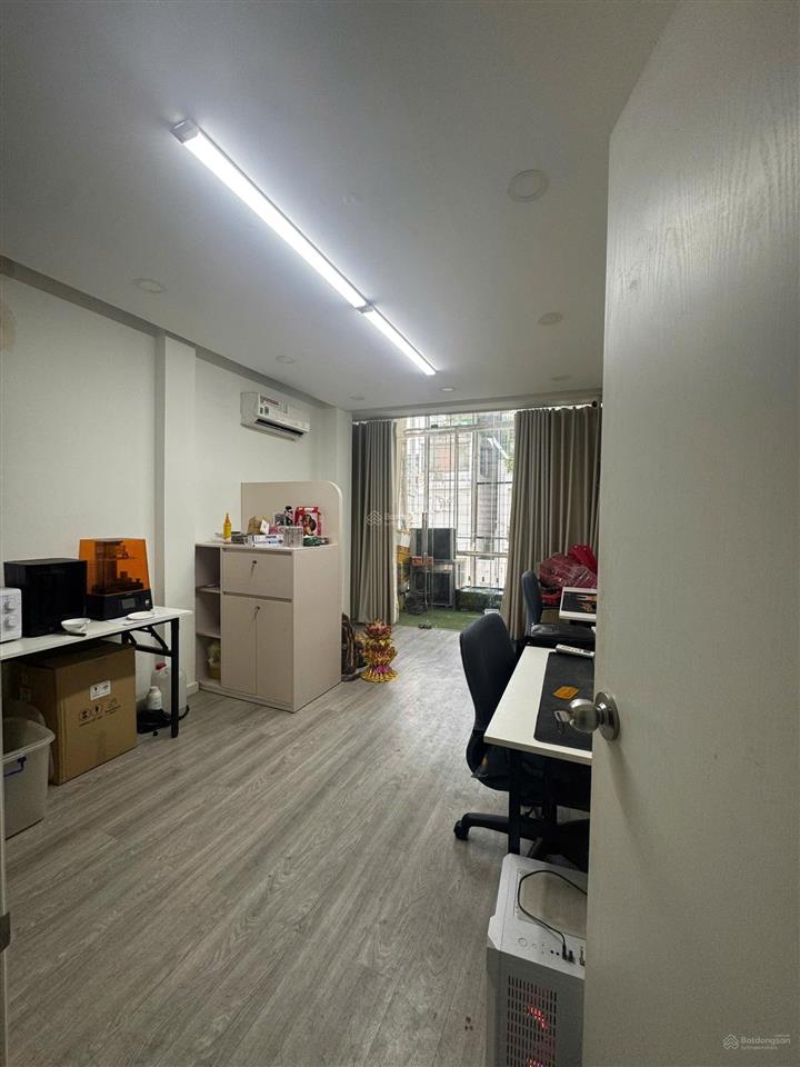 Giá rẻ 3x  cho thuê nhà mặt tiền võ văn tần, quận 3  4 tầng, đoạn đẹp 2 chiều