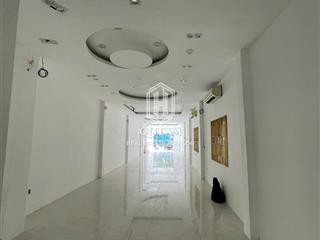 Giá rẻ 50tr  cho thuê nhà 110a cách mạng tháng 8, q3  dt 6x30m, 4tầng  0901 162 ***