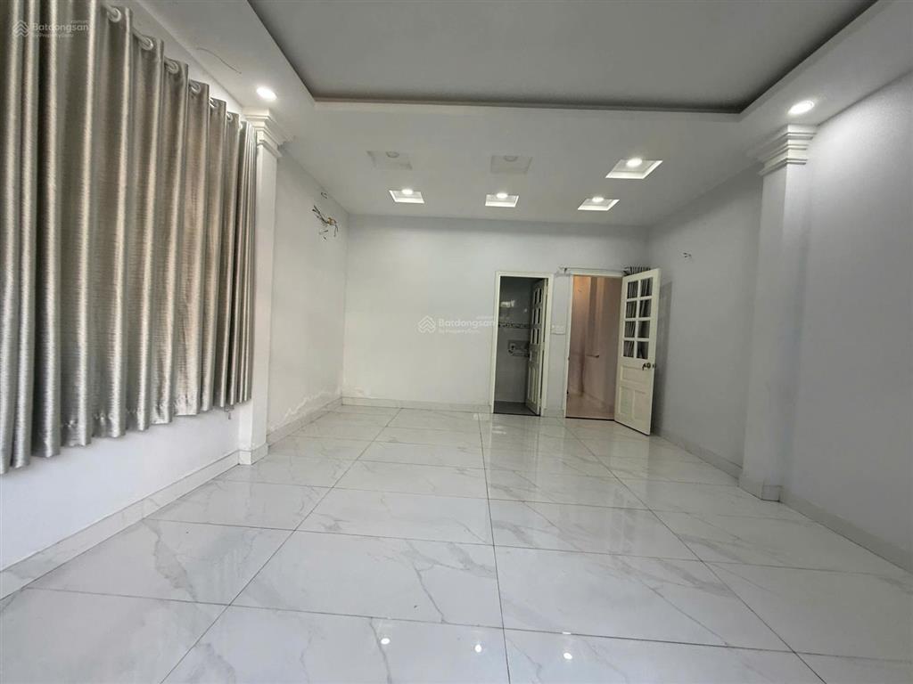 Giá 55tr  cho thuê nhà 2 mặt tiền 86 phổ quang, q.tân bình  dt 5,4x20m  4 tầng