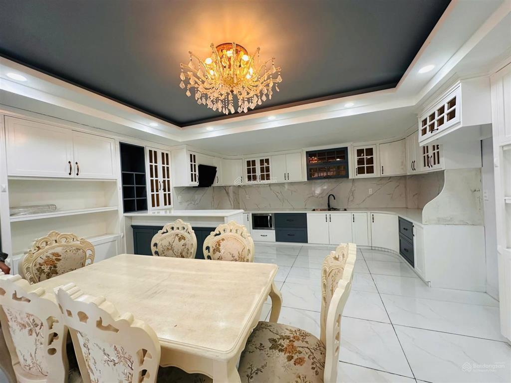 Giá 55tr  cho thuê nhà 2 mặt tiền 86 phổ quang, q.tân bình  dt 5,4x20m  4 tầng